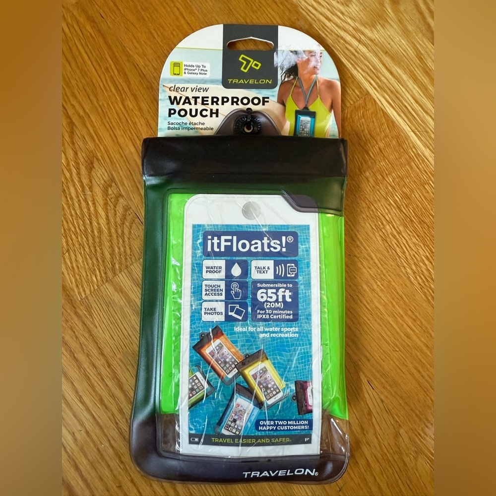Travelon Clear View Waterproof Pouch - Green